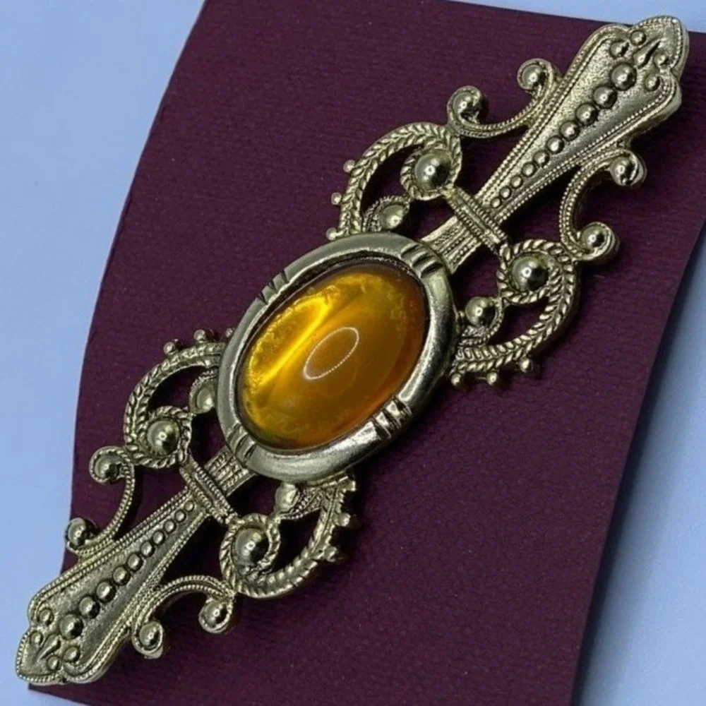 Vintage Victorian Gothic Gold Amber Glass Cabochon Filigree Ornate Brooch 3